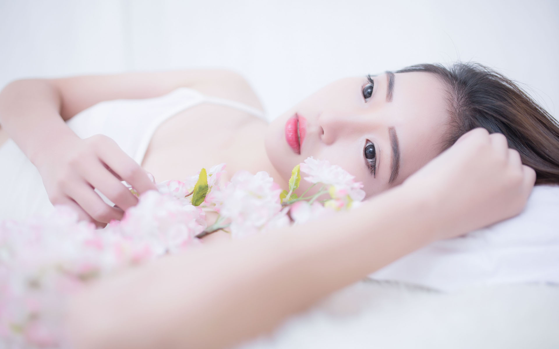 国家移民管理局：今年6月全国共签发普通护照198.4万本